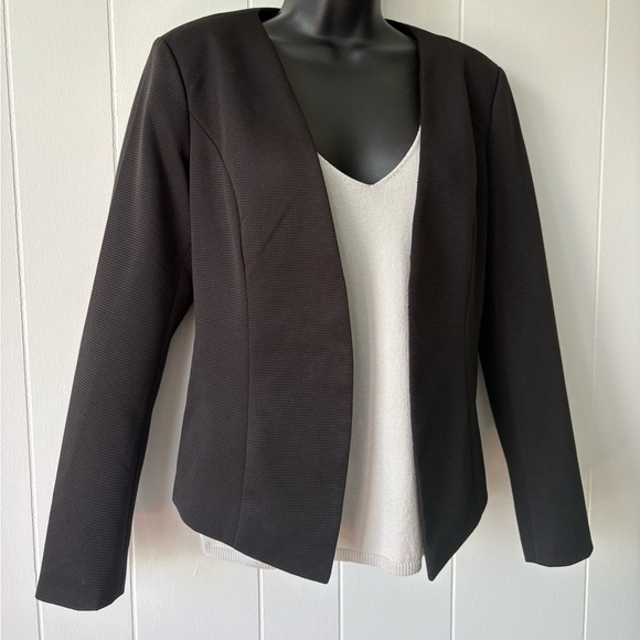 ONLY Classic Black Blazer | Size 38 - Picture 4 of 8